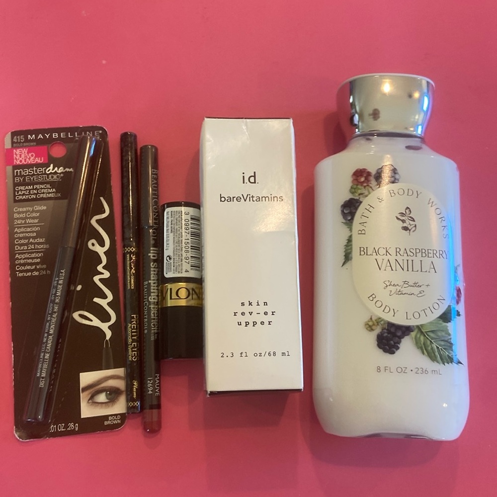 New items. Stocking stuffer combo pack. Eyes, lips, facial & body lotion.